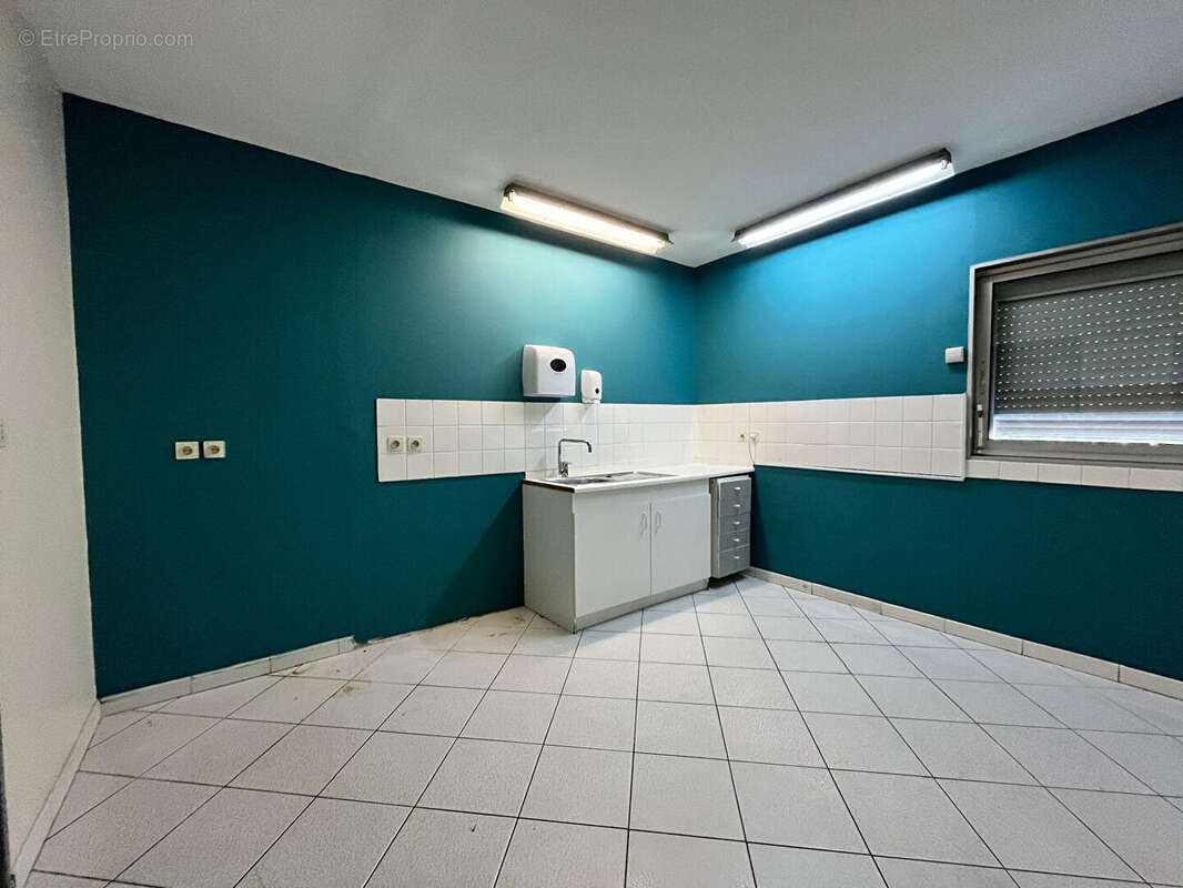 Commerce à SAINT-PAUL-TROIS-CHATEAUX