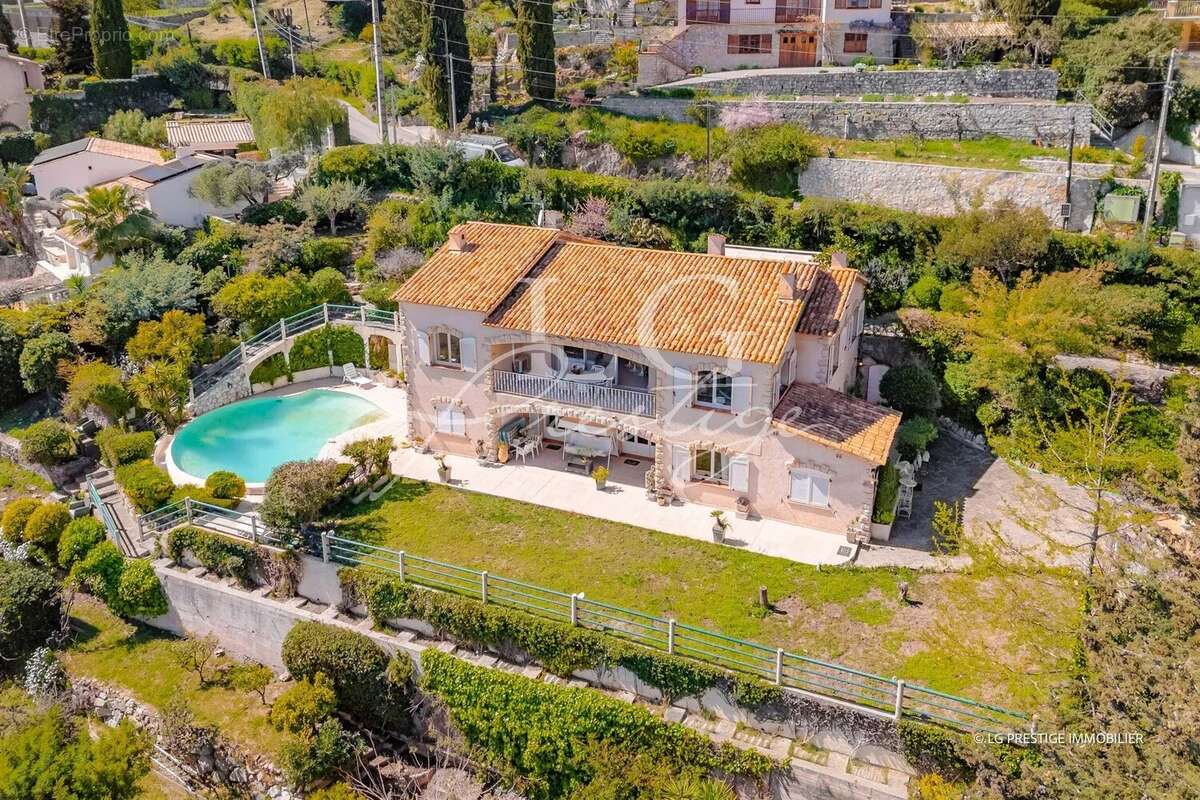 Maison à MANDELIEU-LA-NAPOULE