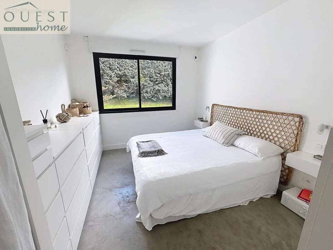 Appartement à CHARBONNIERES-LES-BAINS