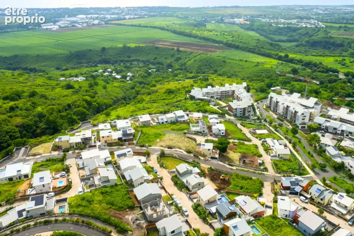 A vendre - parcelle viabilisée de 341 m2 à marie caze, la plaine saint paul - photo 2