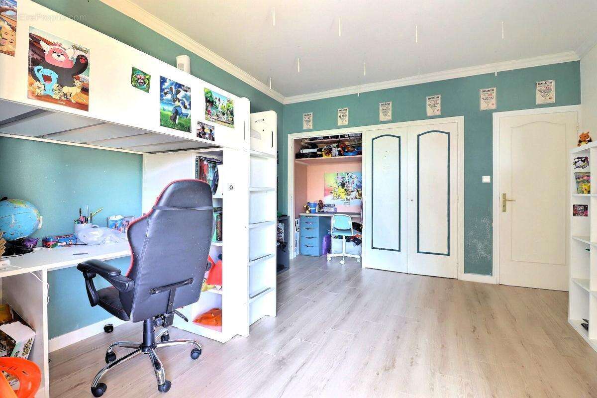 Appartement à CHENOVE