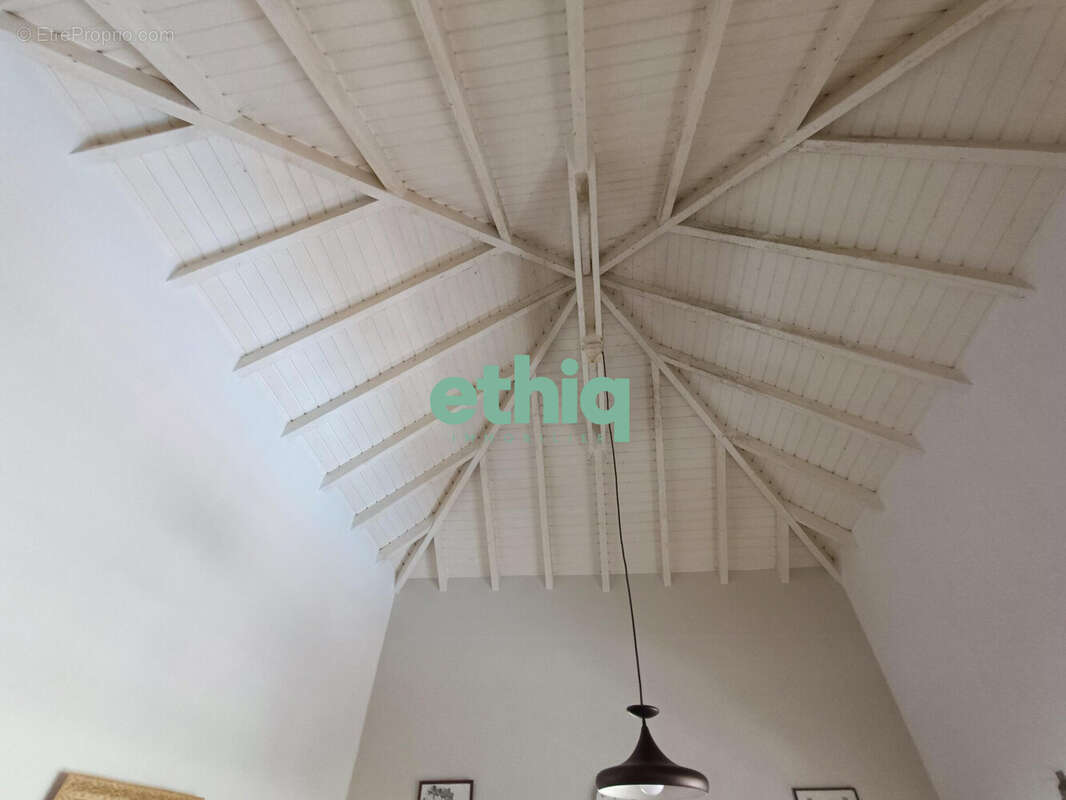 Maison à BAIE-MAHAULT