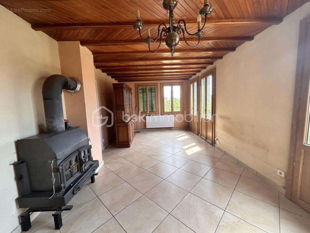 Maison familiale 6 pièces avec 4 chambres, terrasse, garages - photo 4