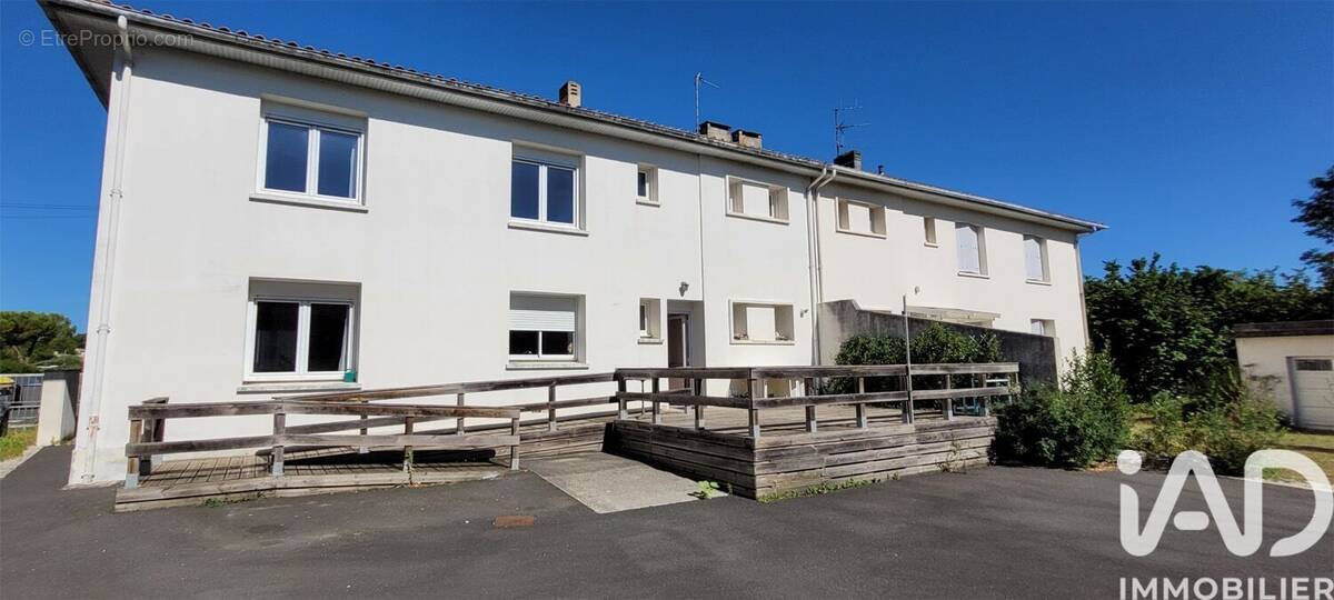 Photo 1 - Maison à SAINT-JEAN-D'ANGELY