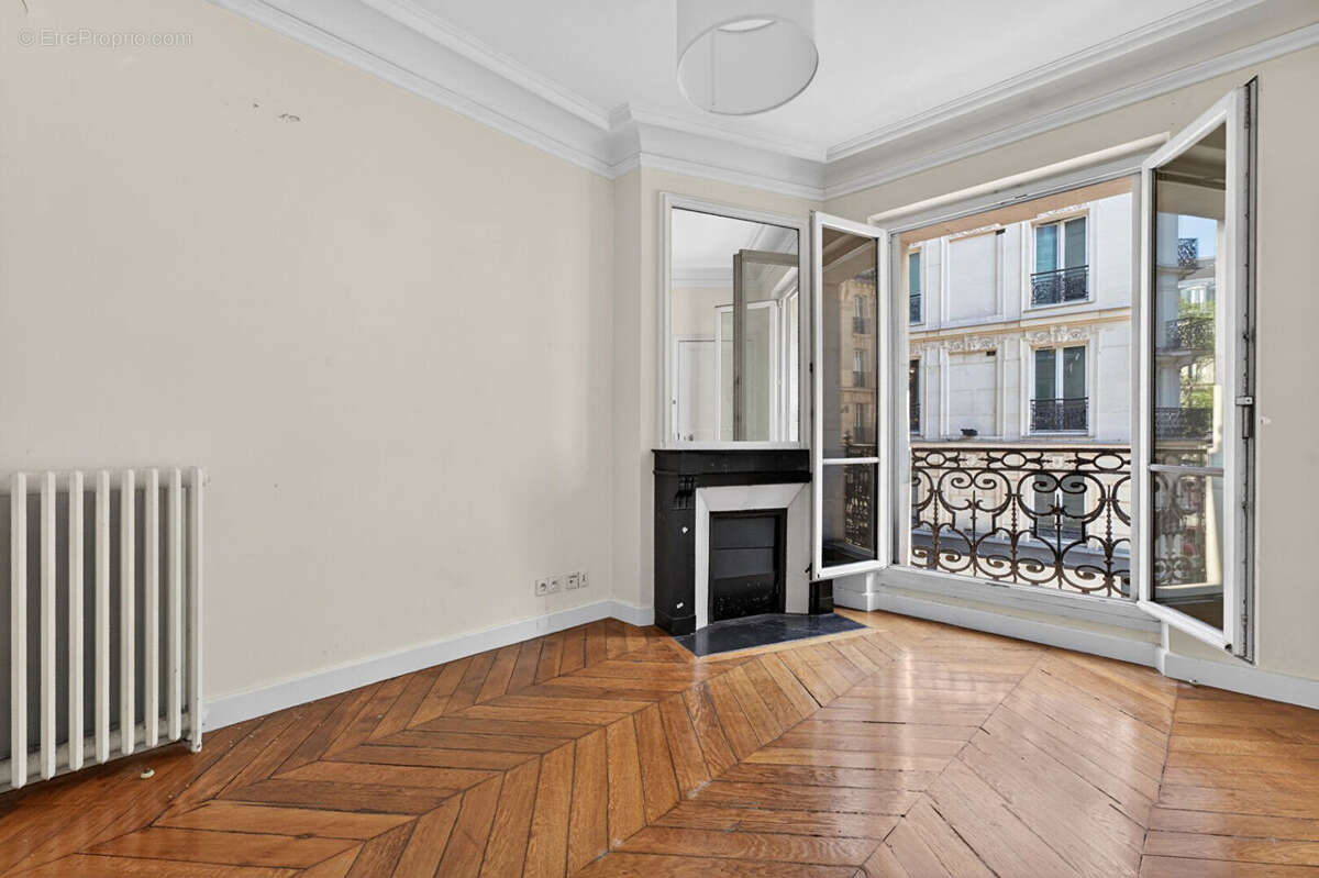 Appartement à PARIS-10E