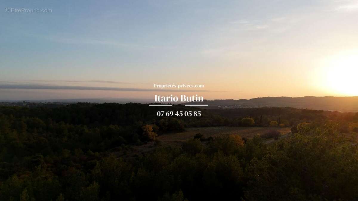 Terrain à CAPESTANG