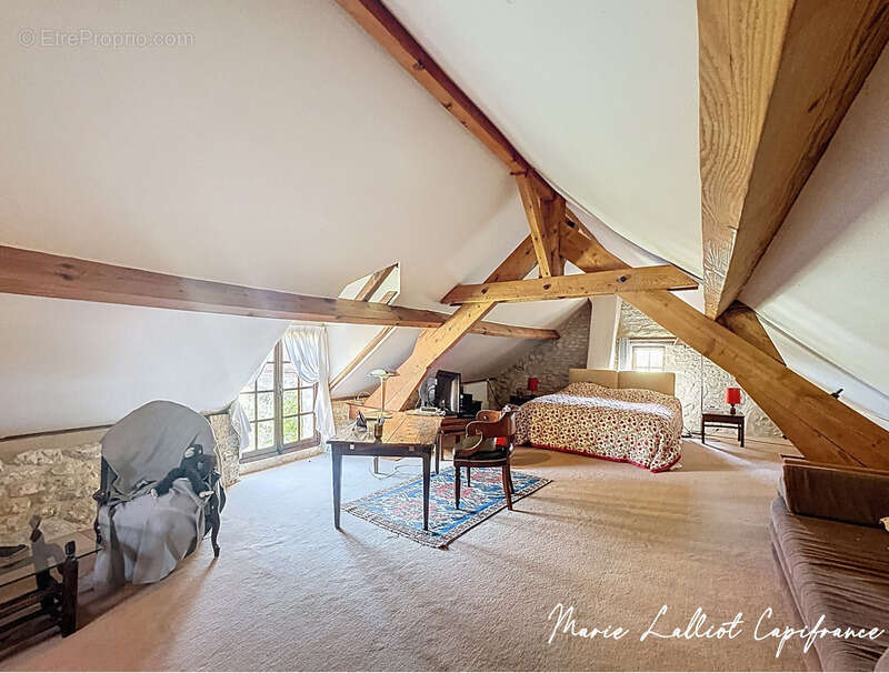 Maison à LA CHAPELLE-LA-REINE