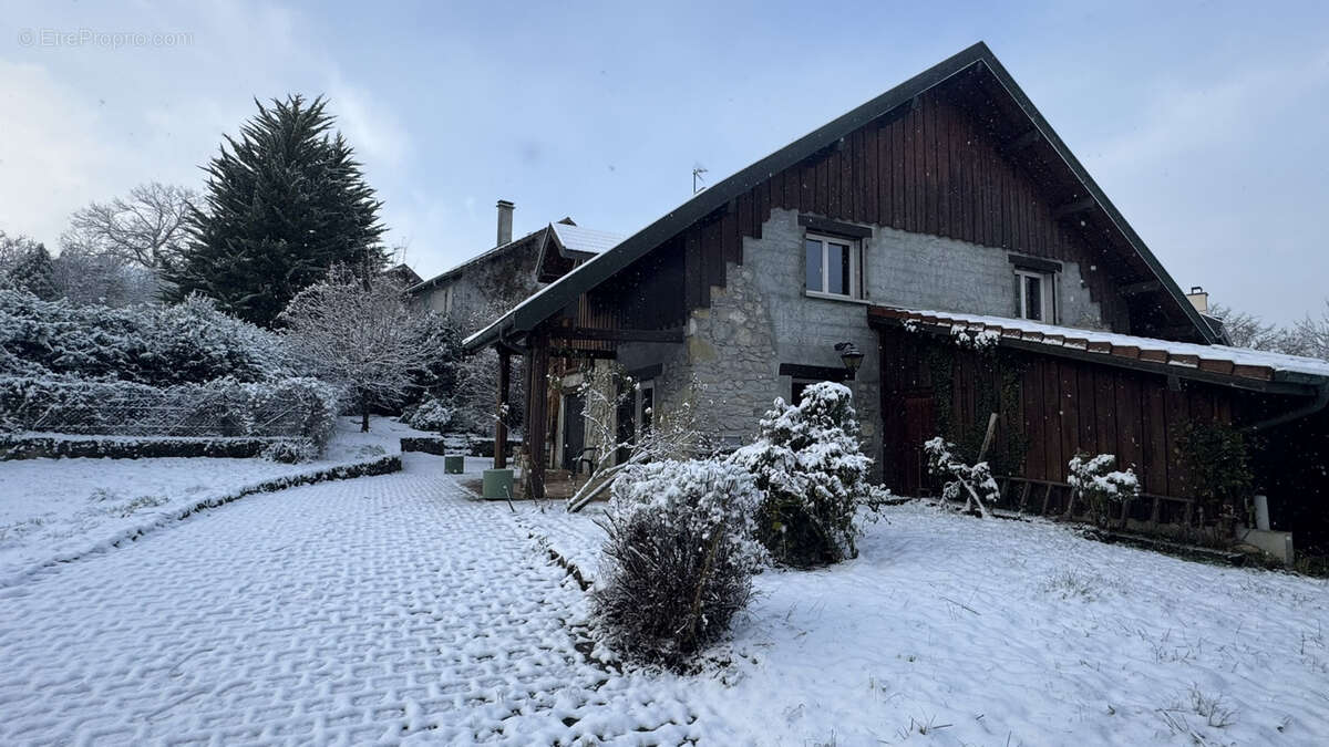 Maison à ALLONZIER-LA-CAILLE