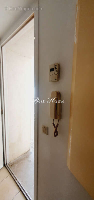 Proche Daudet et Arènes , Appartement de type 2 en rez de chaussé - photo 9