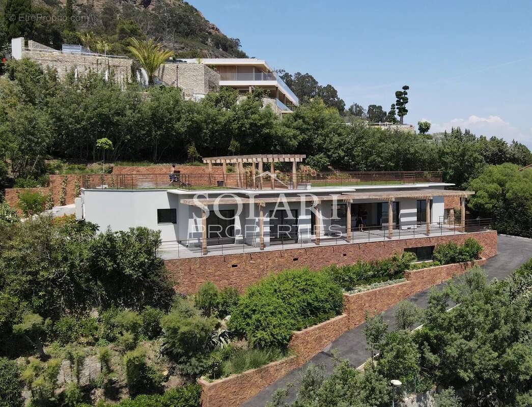 Maison à THEOULE-SUR-MER