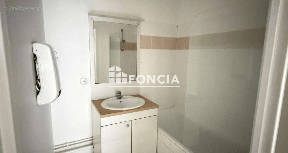 Appartement à AVION