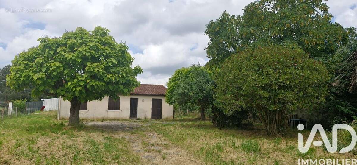 Photo 2 - Maison à LAMOTHE-MONTRAVEL