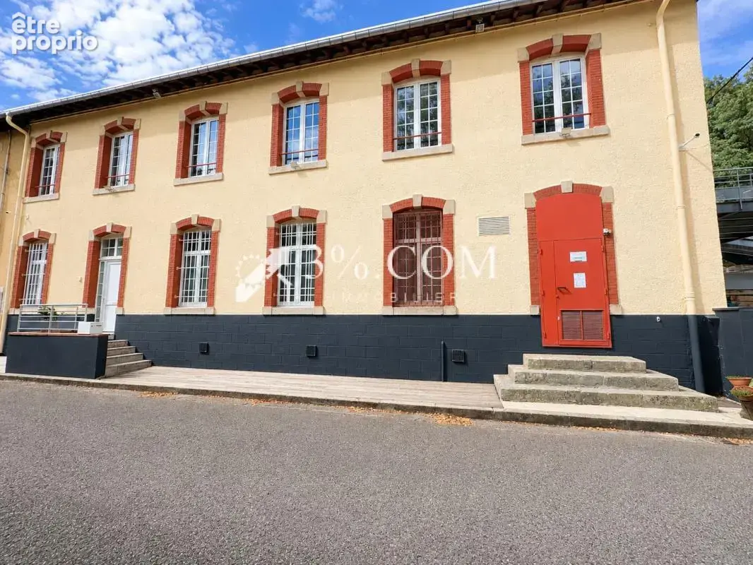 Maison - 4 chambres - garages - dependances - atelier - terr - photo 25