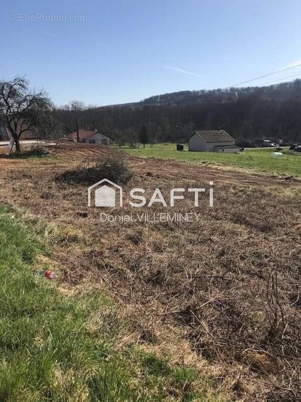 Photo 1 - Terrain à FONTAINE-LES-LUXEUIL