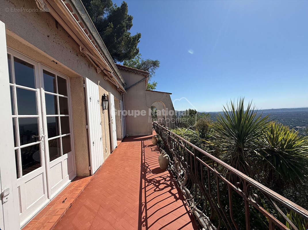 Rare sur le secteur Maison de caractère Le Tignet 4/5pièce(s) 170 m2 - photo 5