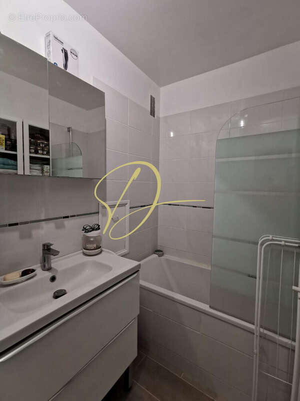 Appartement à PIERRES