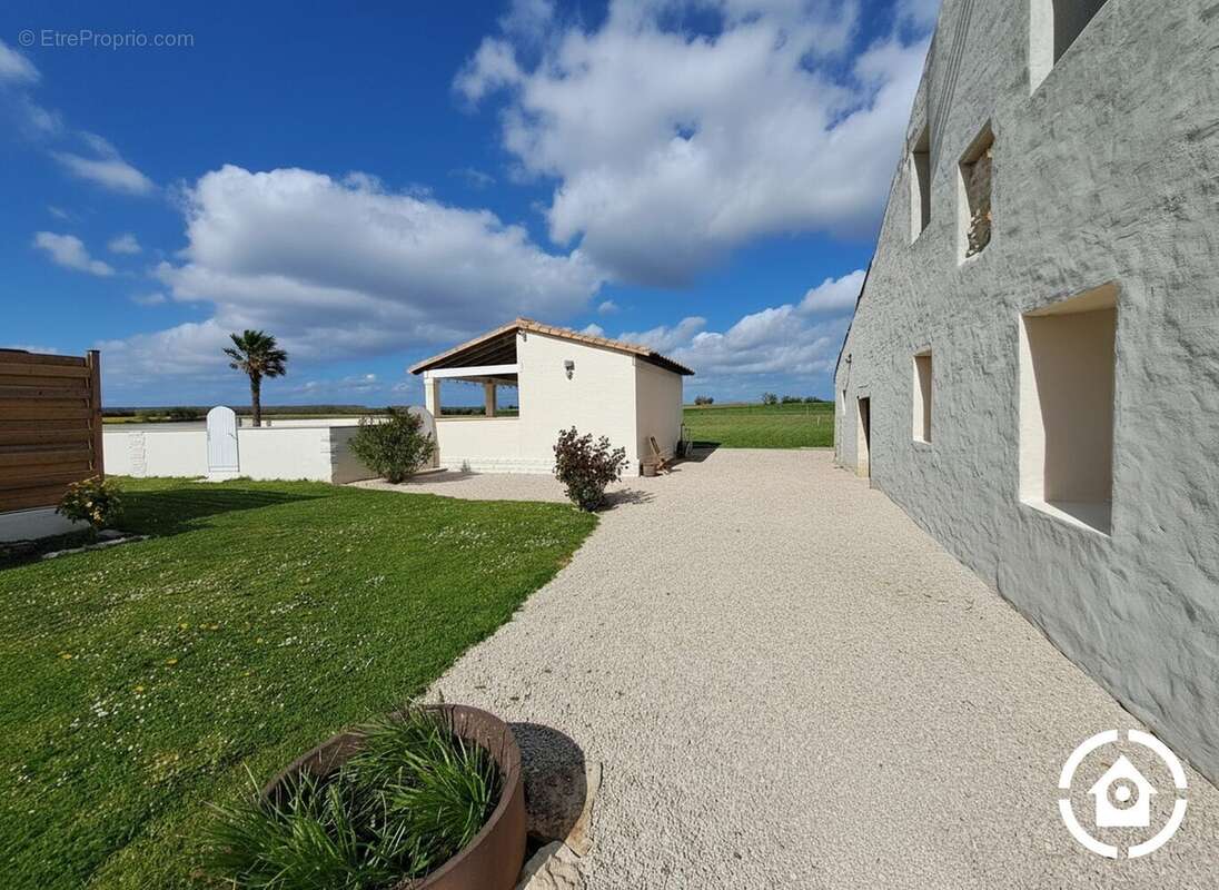 Maison à LE GICQ