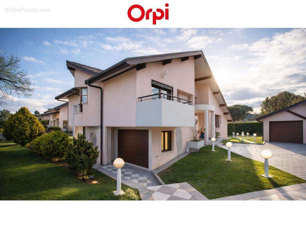 Maison à VETRAZ-MONTHOUX