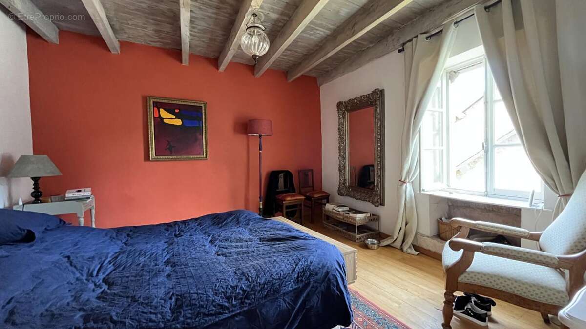 Maison à LAROCHEMILLAY