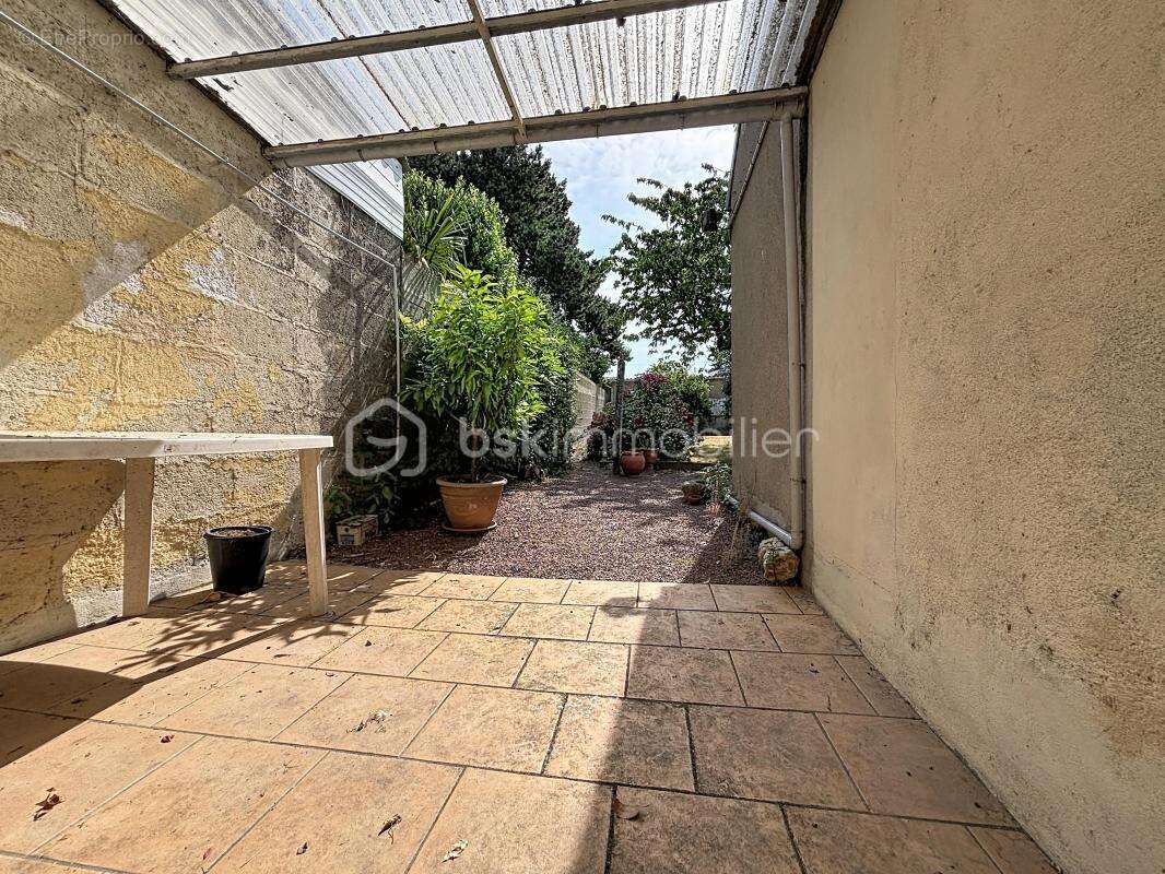 Maison de ville avec garage attenant et jardin - photo 9