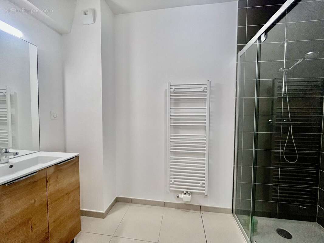 Appartement 69 m² à Camiers  - photo 6