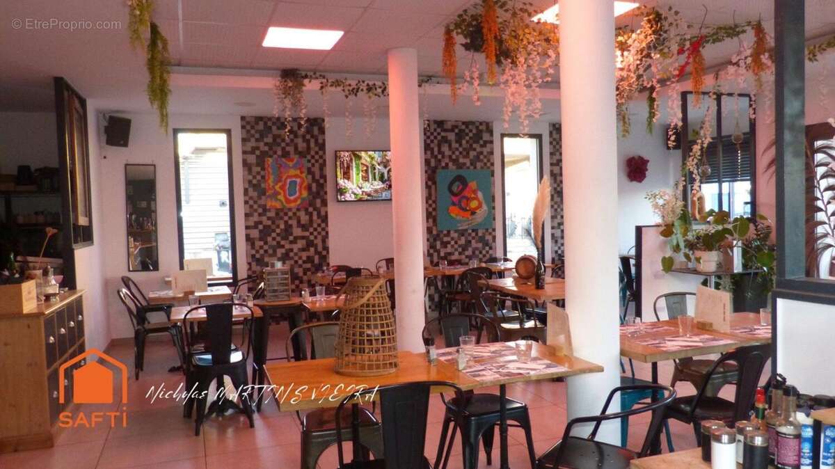 Photo 6 - Commerce à LA CALMETTE