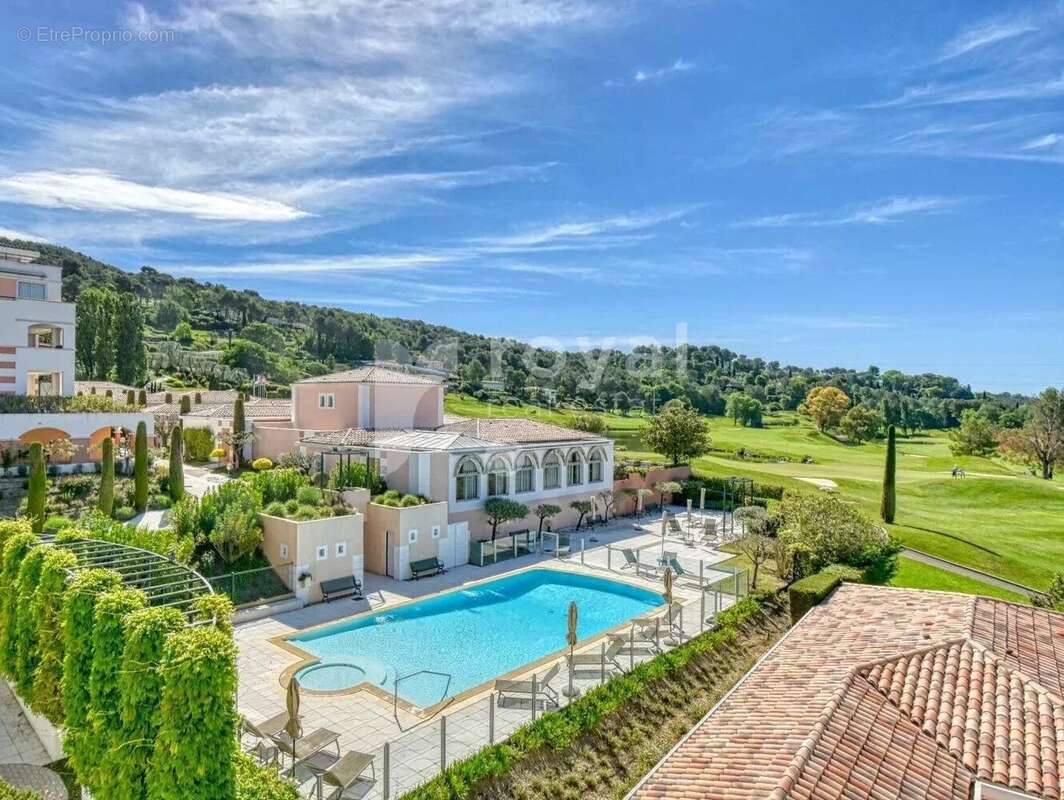 Appartement à MOUGINS