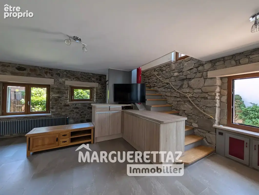 Maison de village en pierre en plein coeur de boege - photo 11