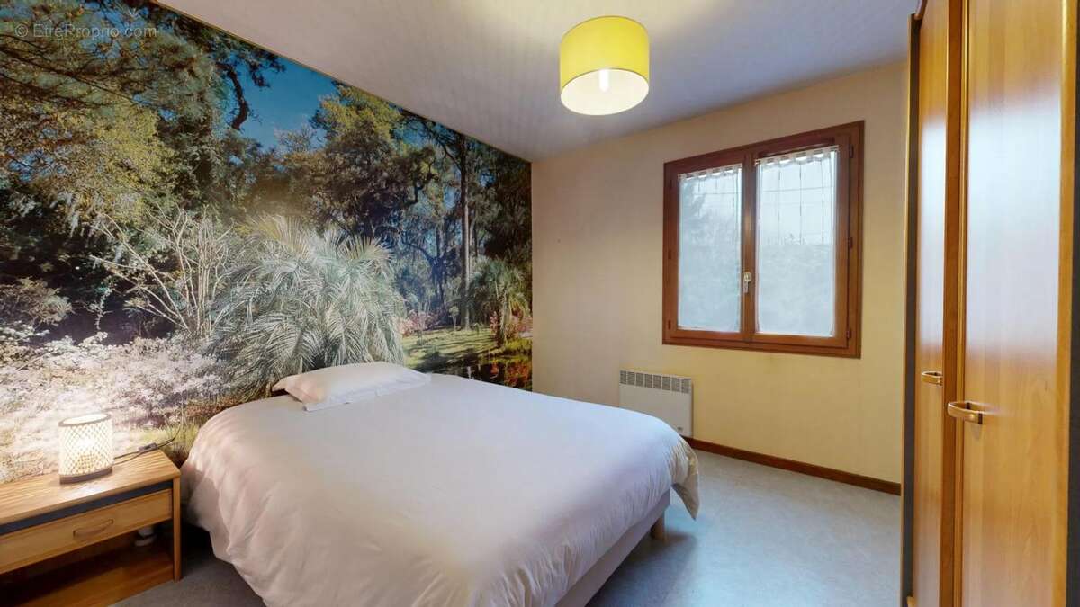 Maison à COMPREIGNAC