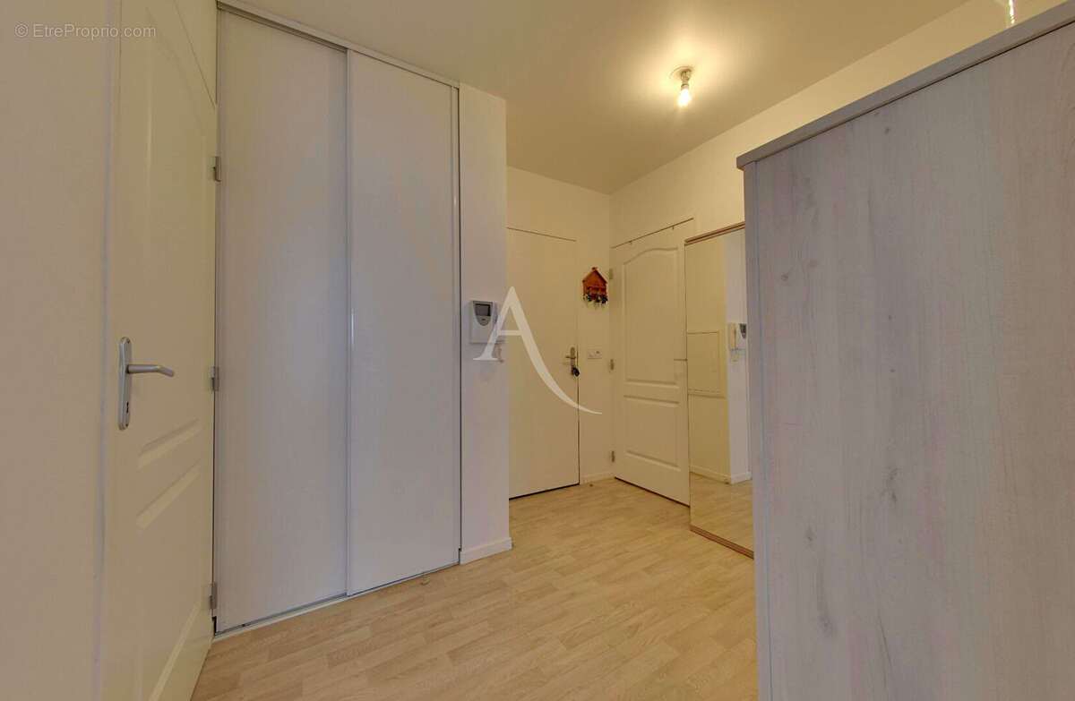 Appartement à GRISY-SUISNES
