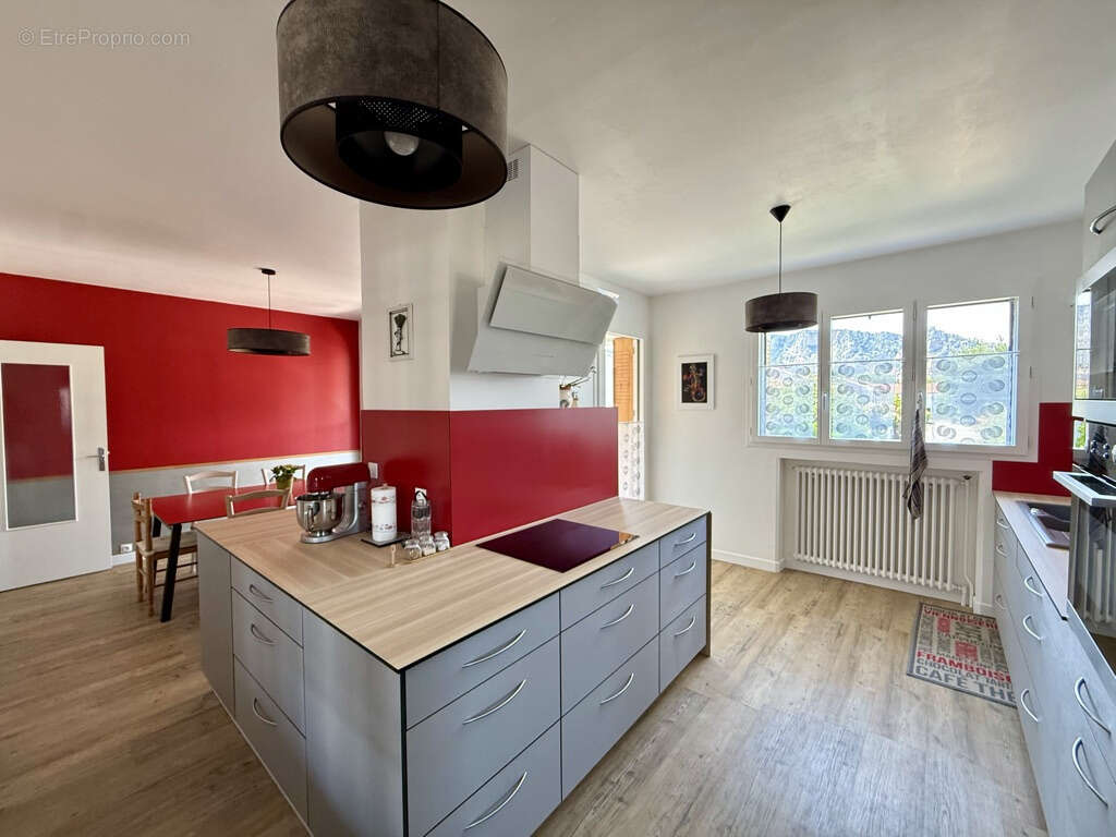 Maison de 205m2 avec jardin à Guilherand-Granges - photo 11