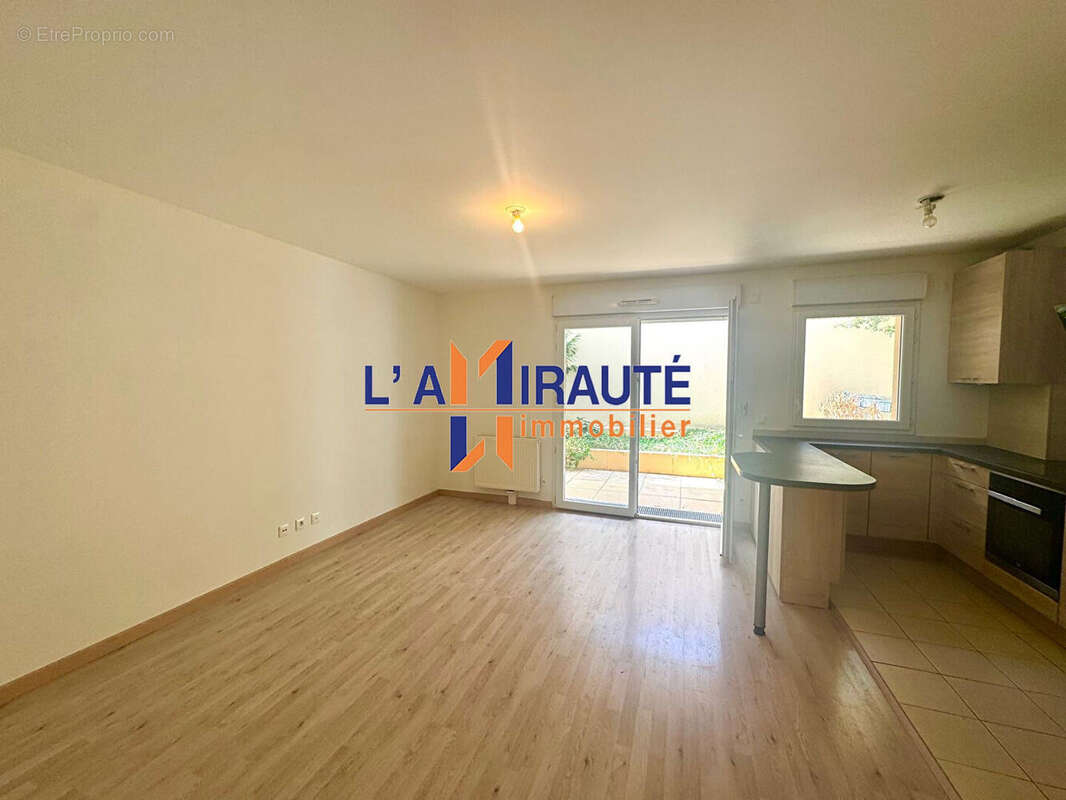 Appartement à LE MESNIL-LE-ROI