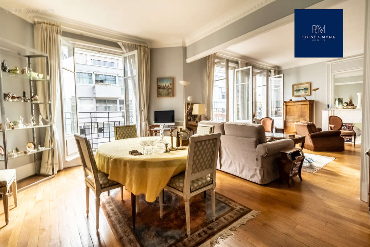 Appartement à PARIS-16E