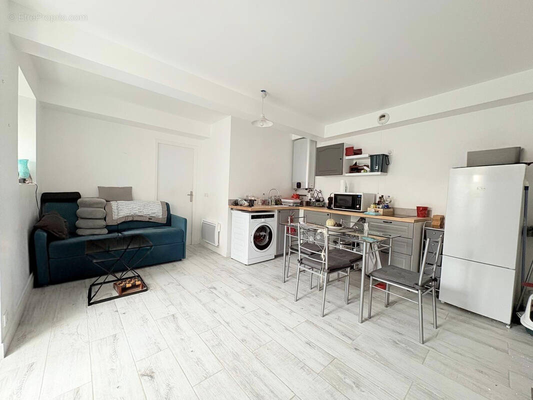 Appartement à LIMOURS