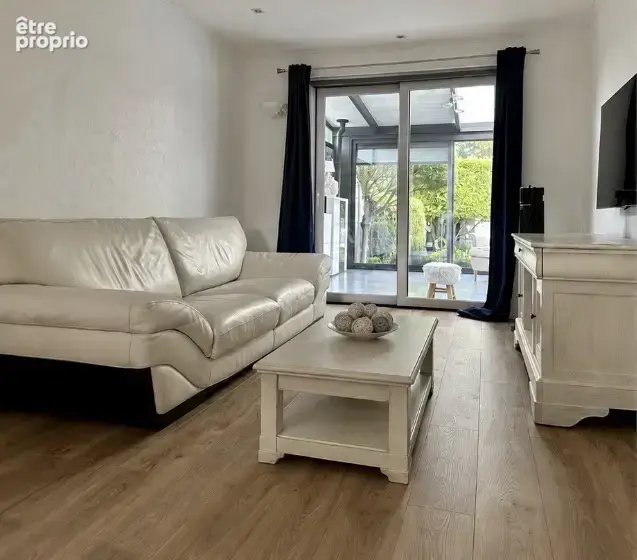 A CORBEHEM, magnifique maison semi individuelle de semi plain pied- 3 chambres- bureau- véranda- cave- garage - photo 6