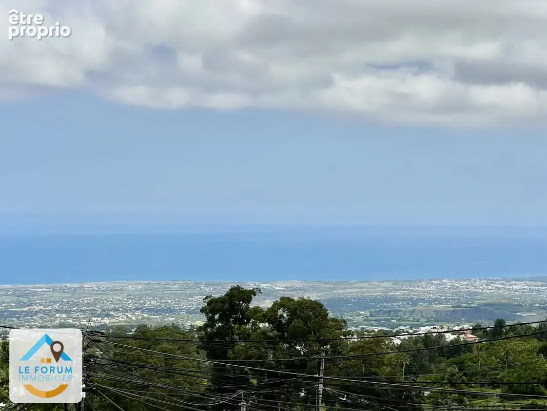 Tampon 97430 - villa f6 - beaux espaces - vue mer - grand jardin - quartier calme - photo 2