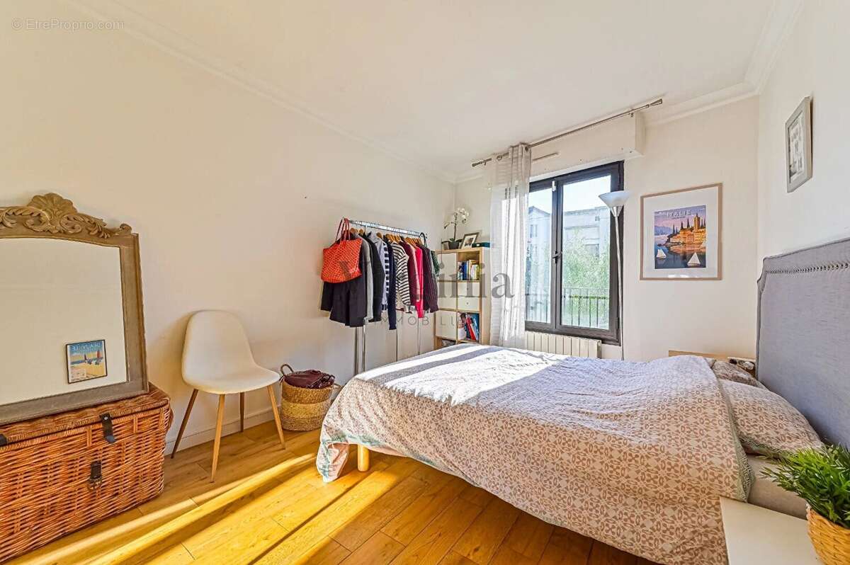 Appartement à CHARENTON-LE-PONT