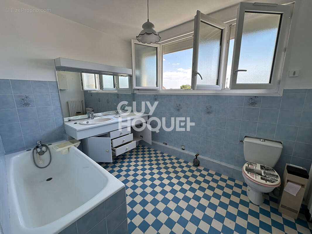 Maison 141 m² à Saint-Fromond  - photo 14