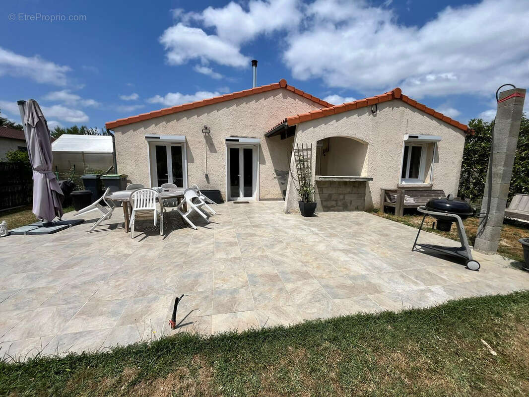 Maison T5 avec dépendance de 55m2 sur 1081m2 de terrain - photo 15