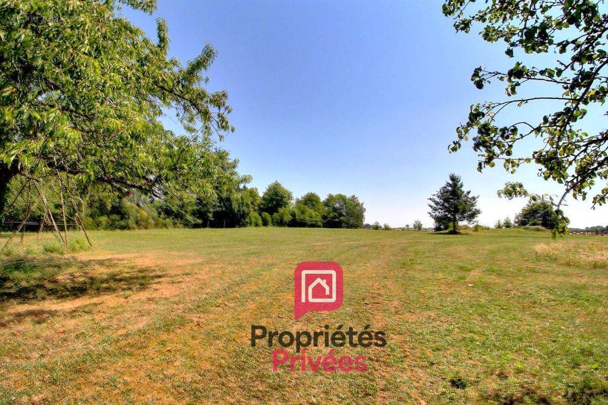 Vente authentique longere gatinaise de 170 m2 avec grange de 170 m2 aménagée, piscine interieure, dependances, terrain de plus d - photo 17