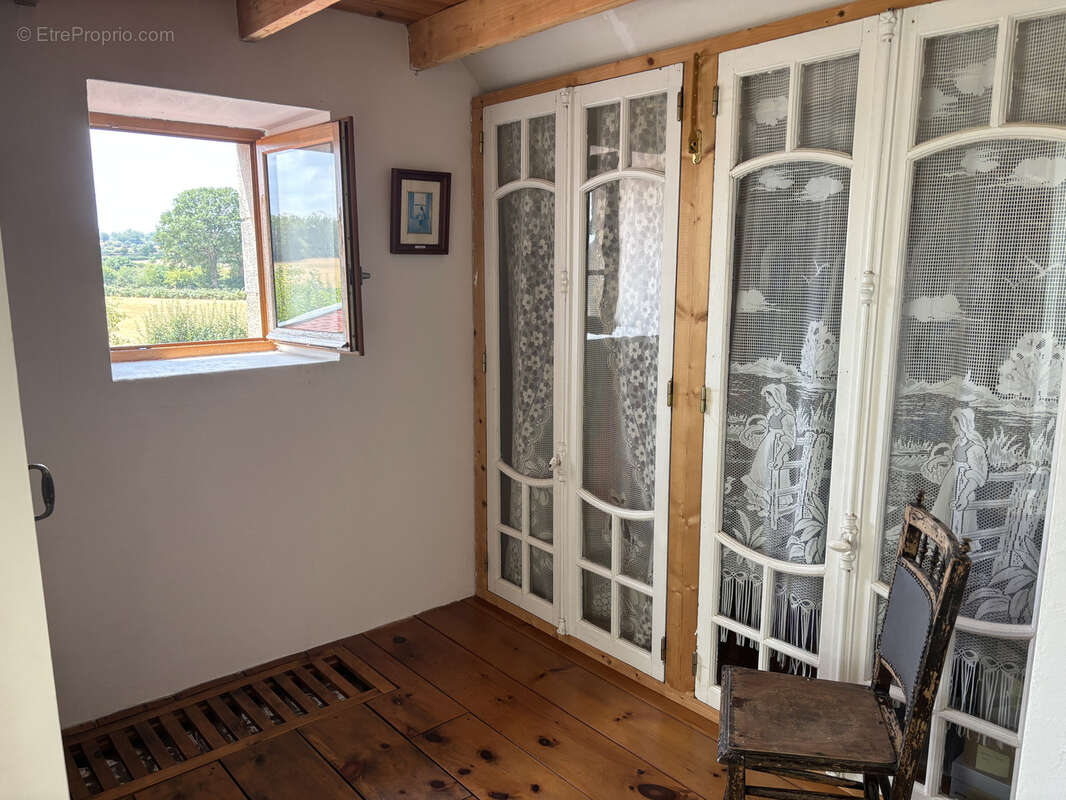 Cérilly - Charmante petite ferme avec une grande grange, située sur un terrain d'environ 1 hectare à proximité - photo 20