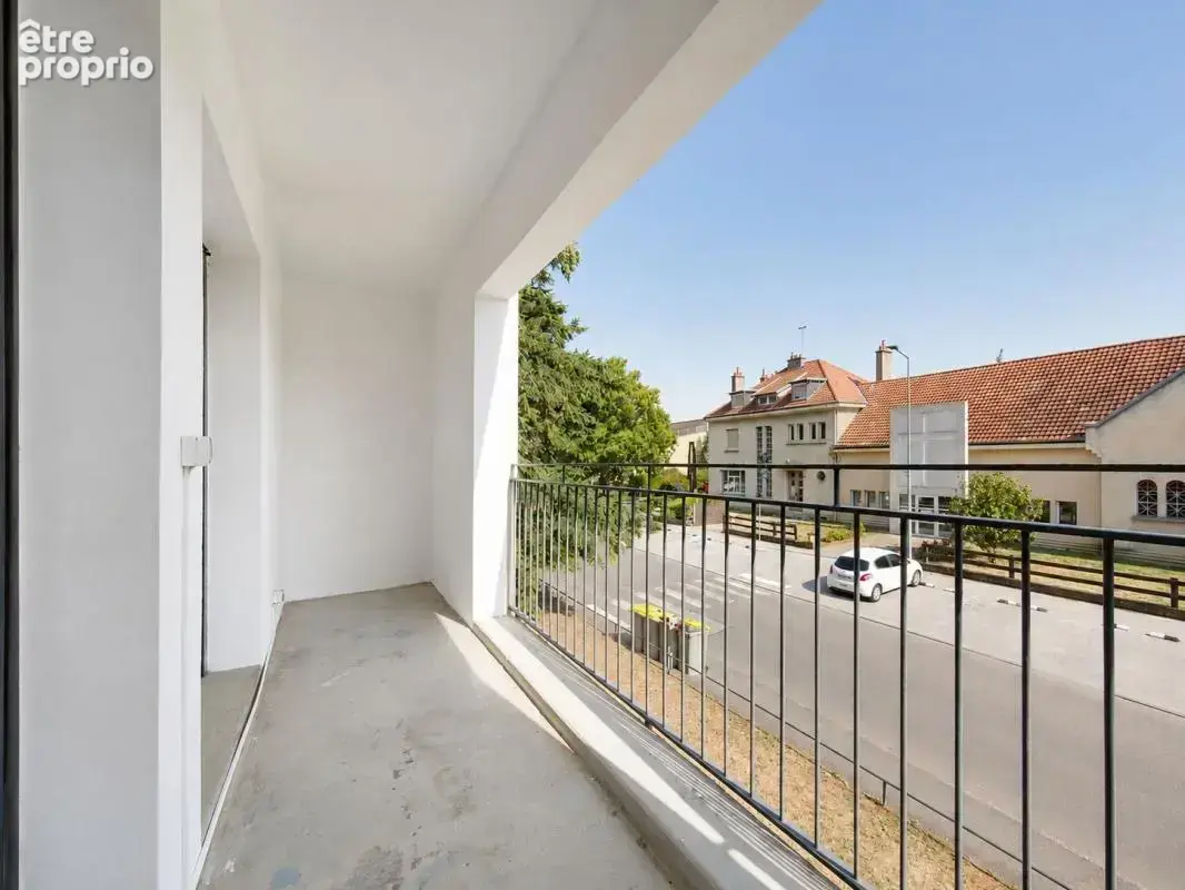 Appartement T5, 3 chambres, loggia, balcon, cave, stationnement aisé - photo 6
