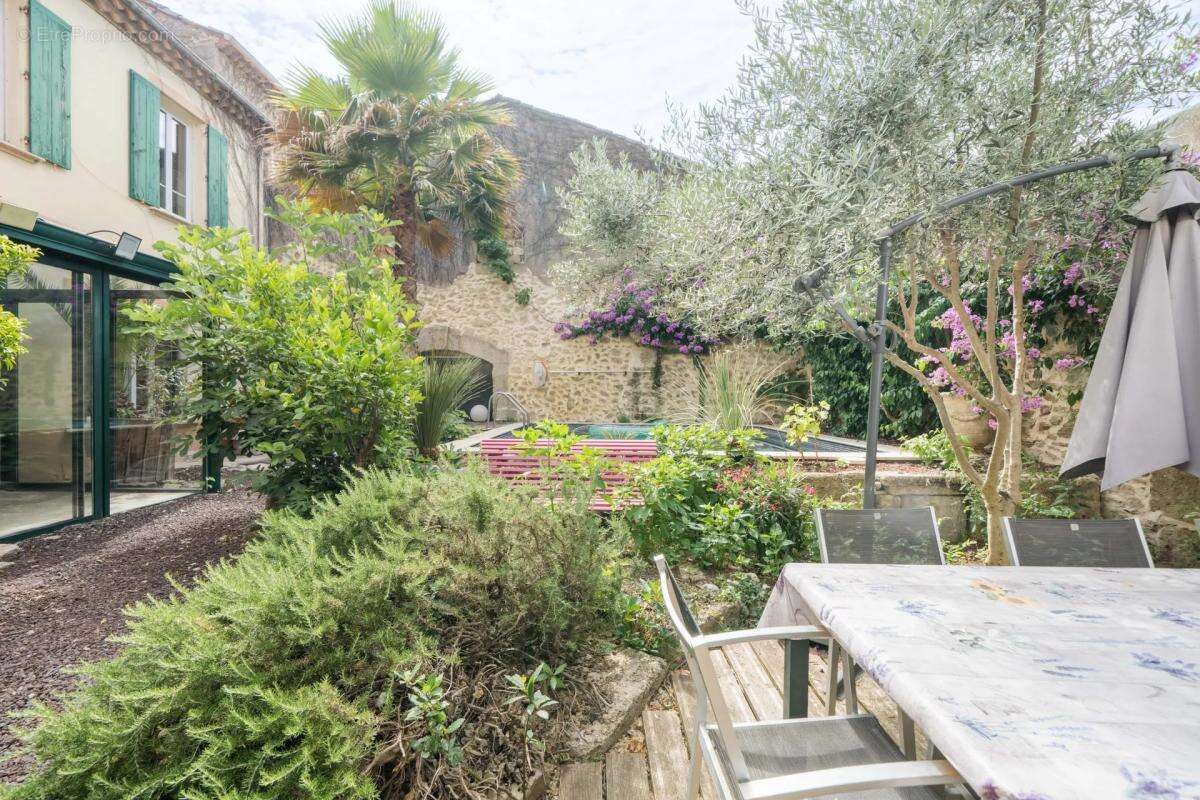 Maison à MONTAGNAC