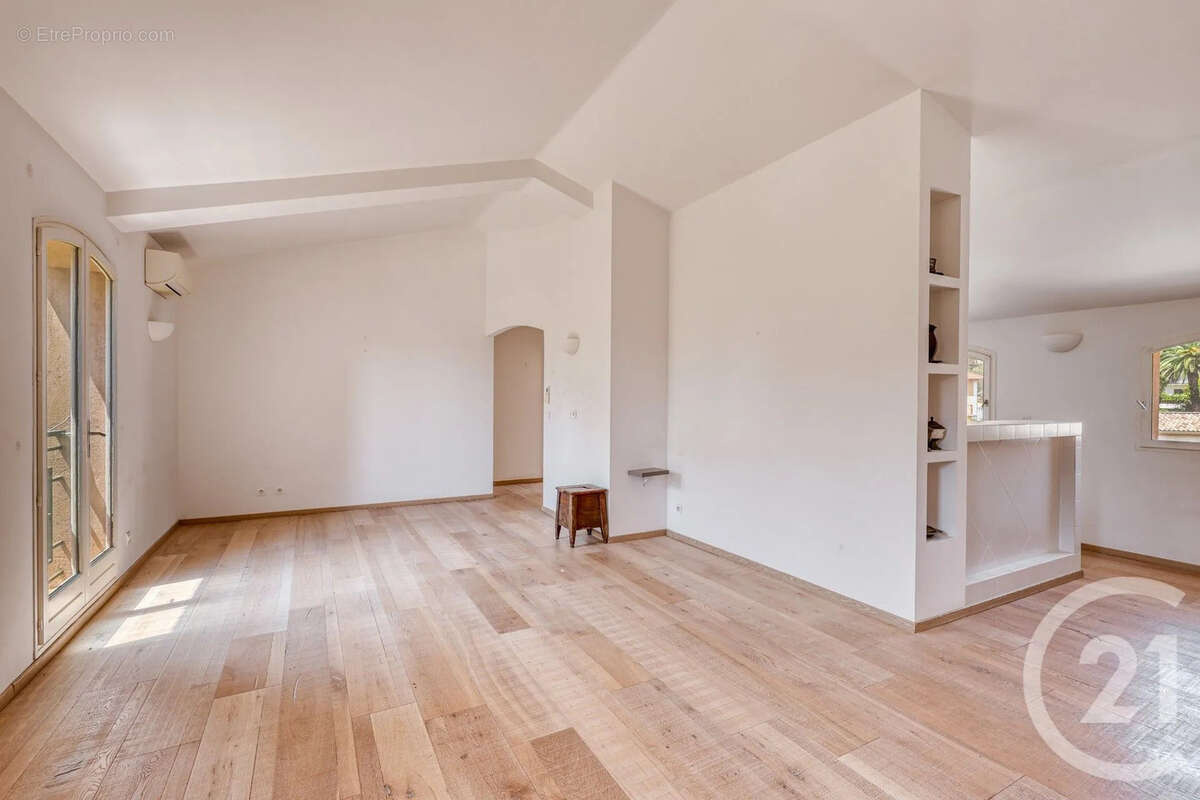 Maison 204 m² à Hyeres  - photo 20