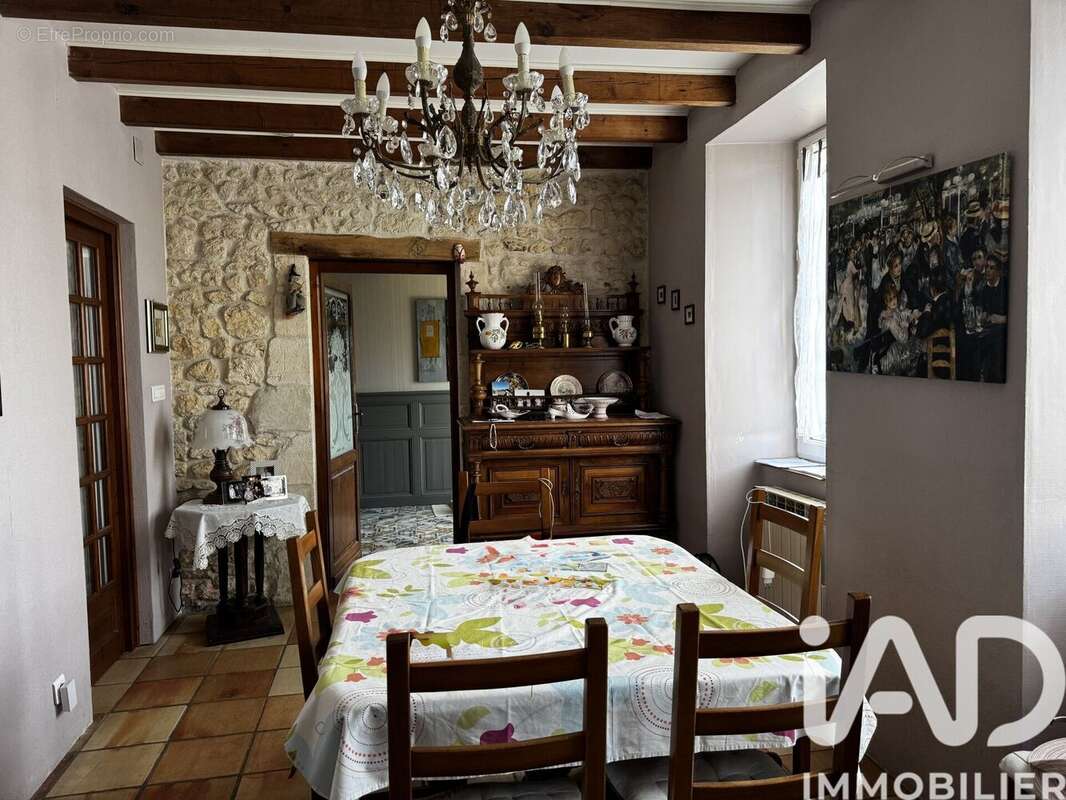 Photo 2 - Maison à SAINT-BONNET-SUR-GIRONDE