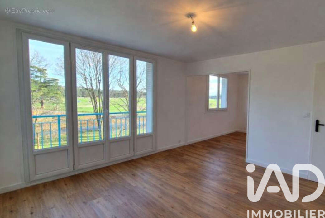 Photo 2 - Appartement à VENISSIEUX