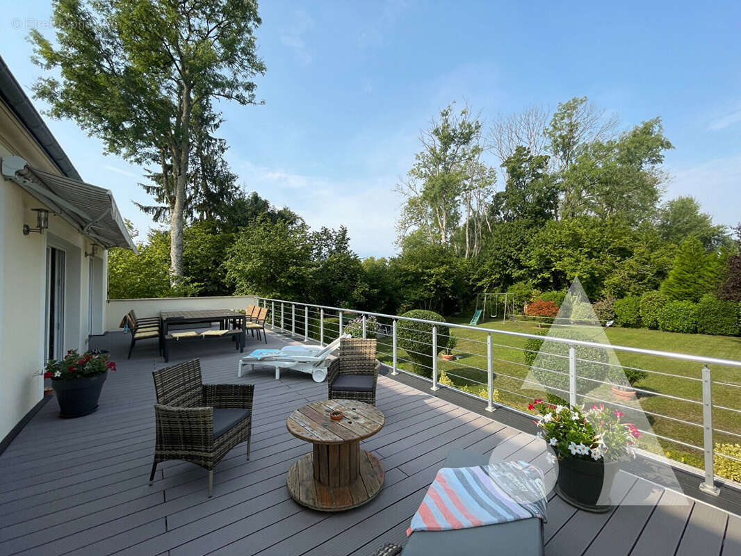 Maison à MONTIGNY-LES-MONTS