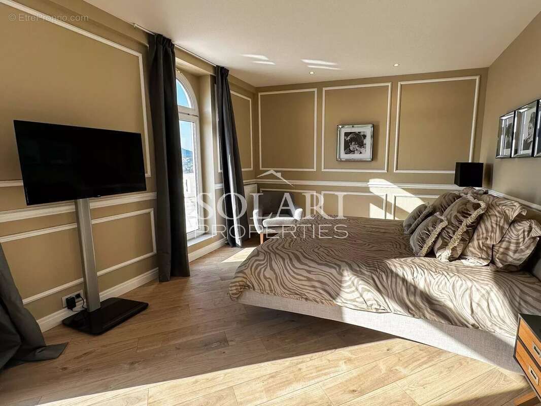 Maison à MANDELIEU-LA-NAPOULE