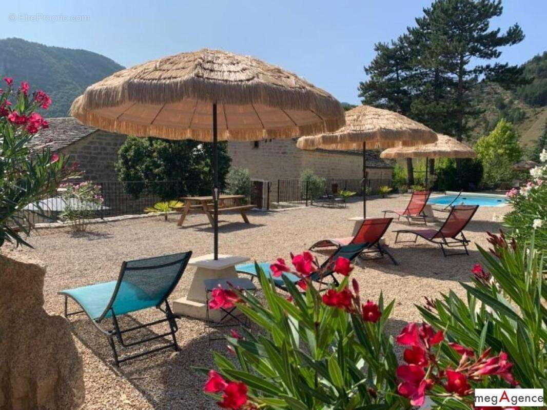 Maison à SAINTE-ENIMIE