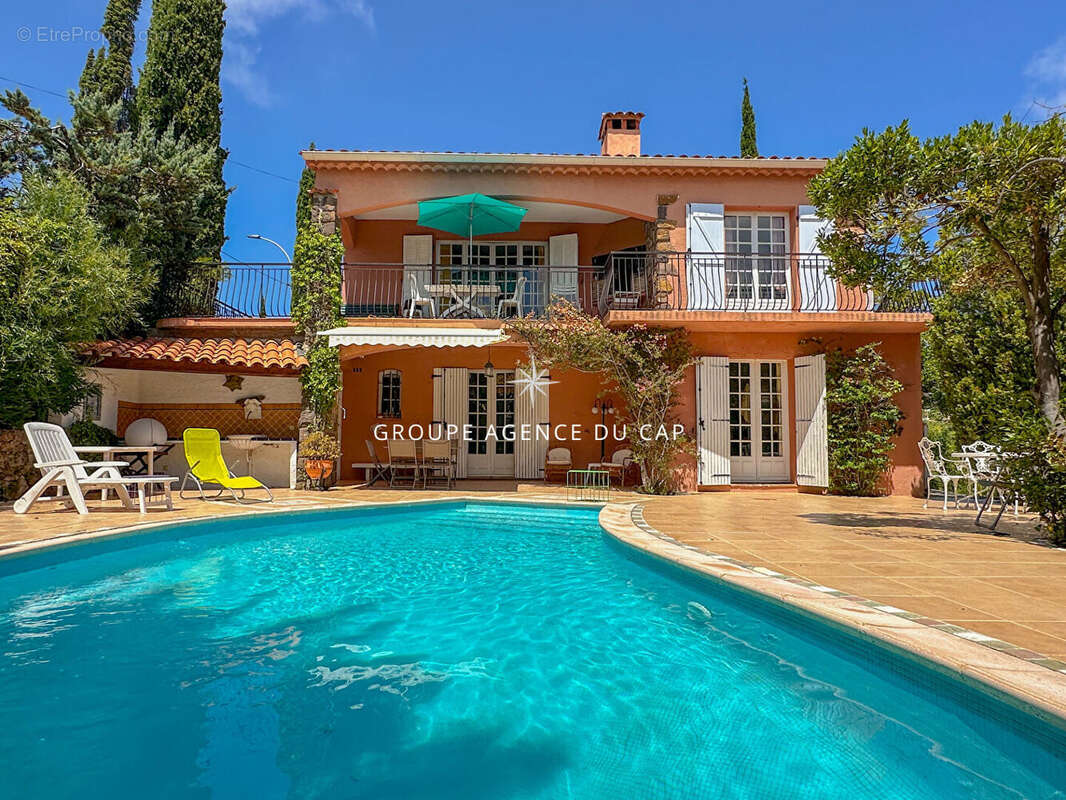 Maison à LES ISSAMBRES